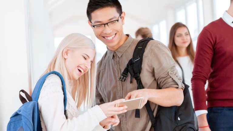 Financial aid versus student loans: What’s the difference? «